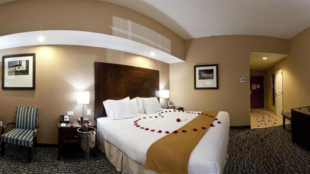 Holiday Inn Express Jacksonville Beach By Ihg Buitenkant foto