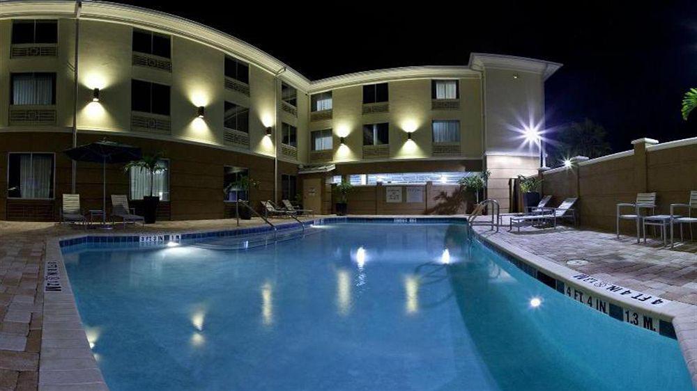 Holiday Inn Express Jacksonville Beach By Ihg Buitenkant foto
