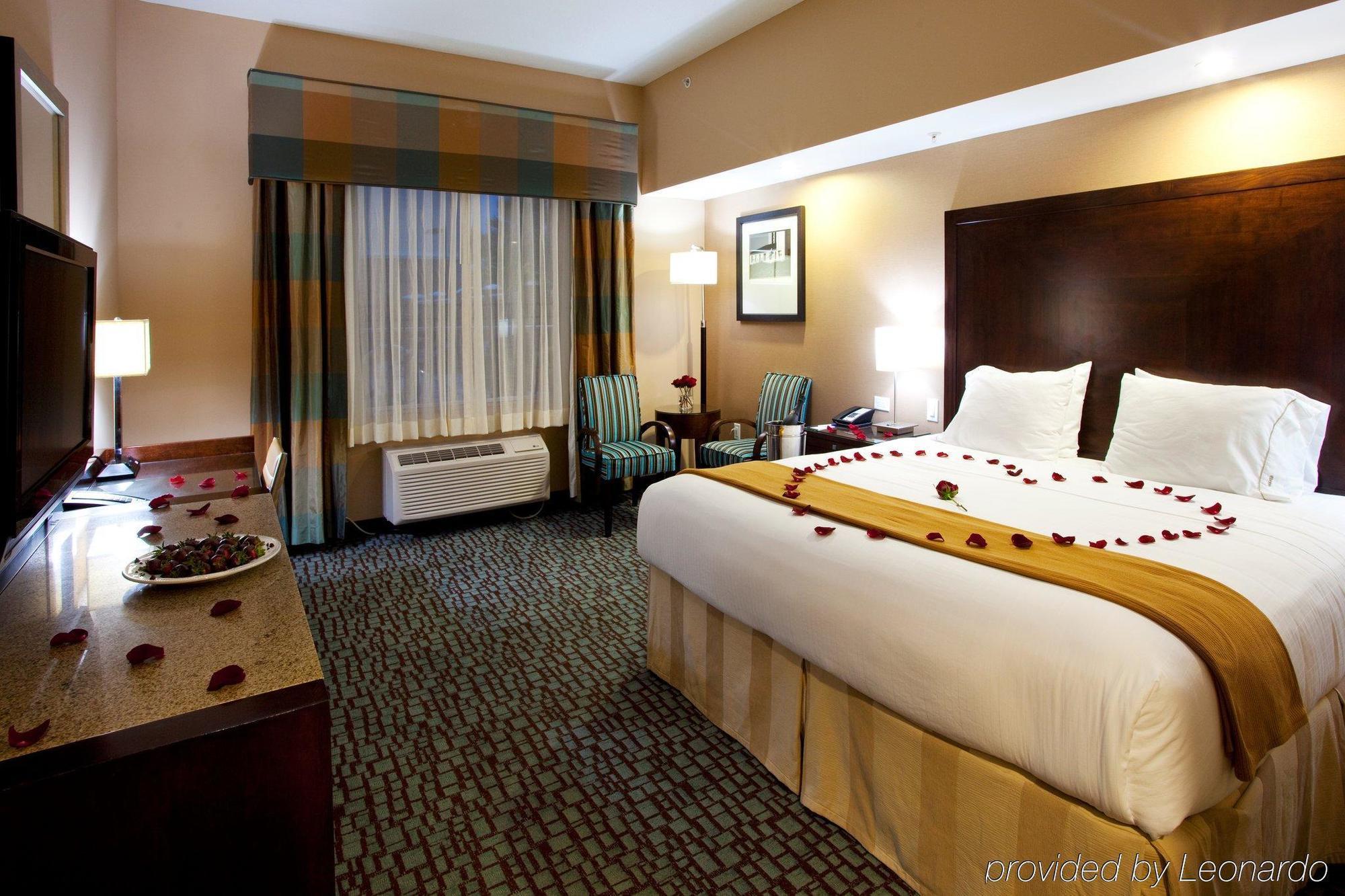 Holiday Inn Express Jacksonville Beach By Ihg Buitenkant foto