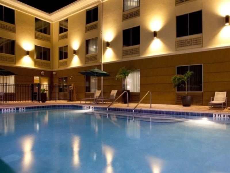 Holiday Inn Express Jacksonville Beach By Ihg Buitenkant foto
