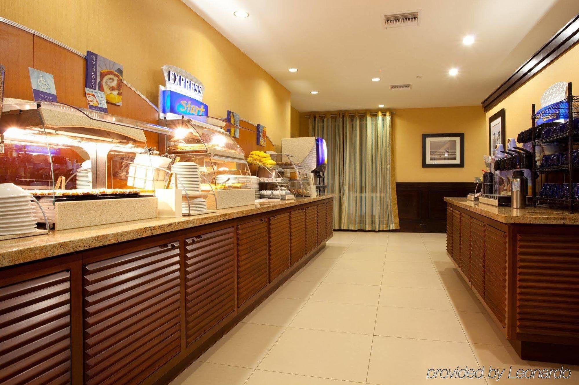 Holiday Inn Express Jacksonville Beach By Ihg Buitenkant foto