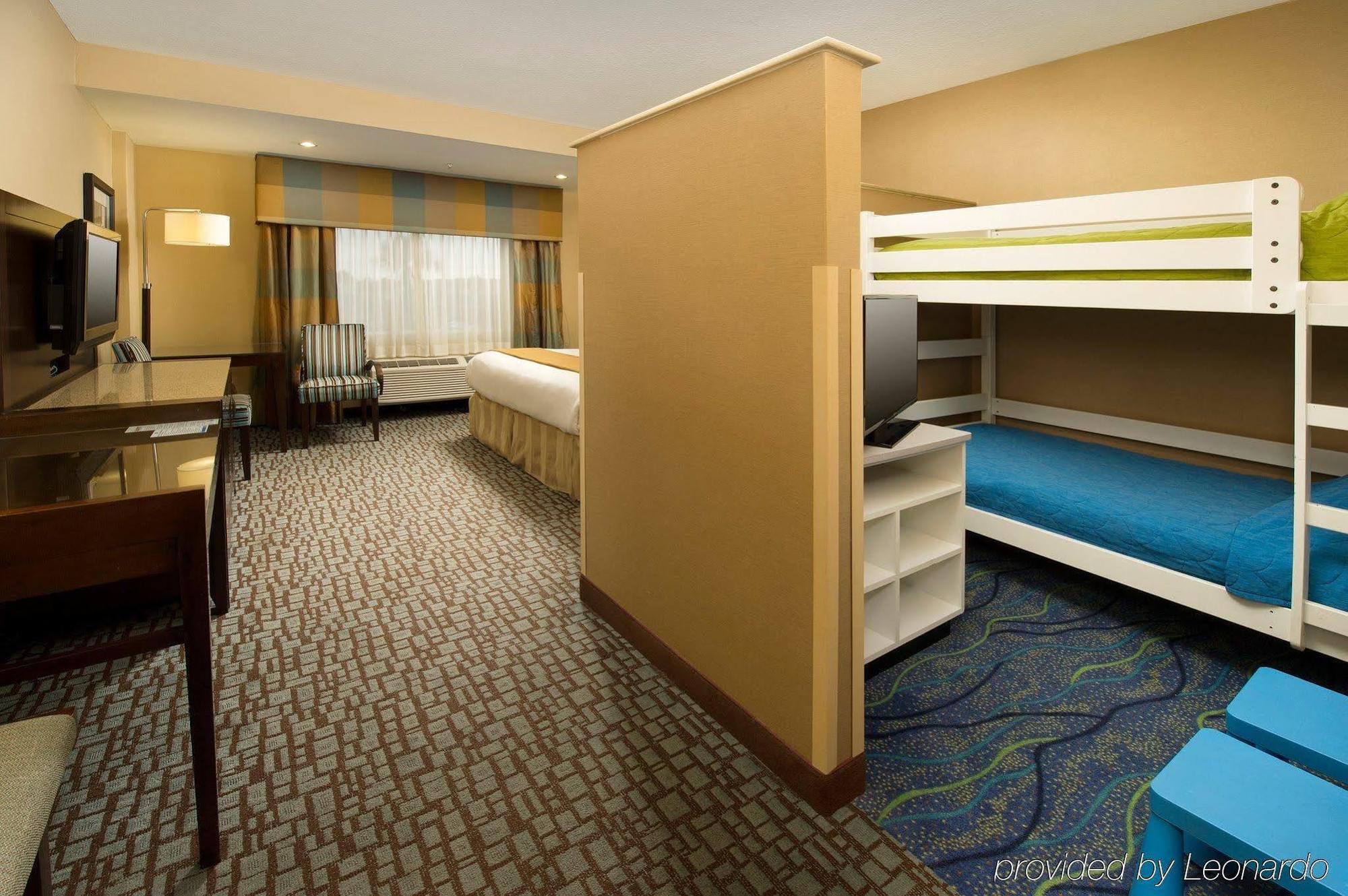 Holiday Inn Express Jacksonville Beach By Ihg Buitenkant foto