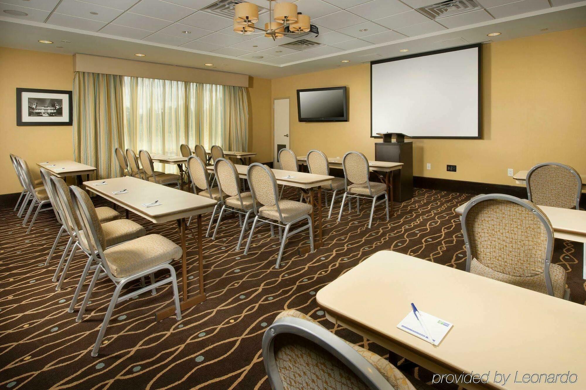 Holiday Inn Express Jacksonville Beach By Ihg Buitenkant foto